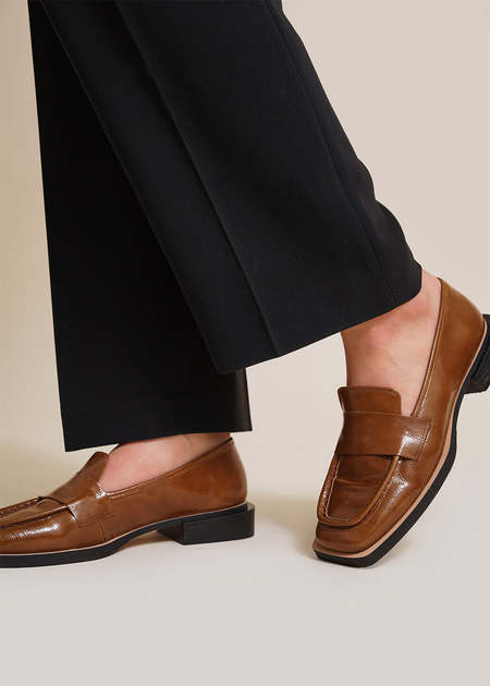 About Arianne Roble Mir Loafers - Brown